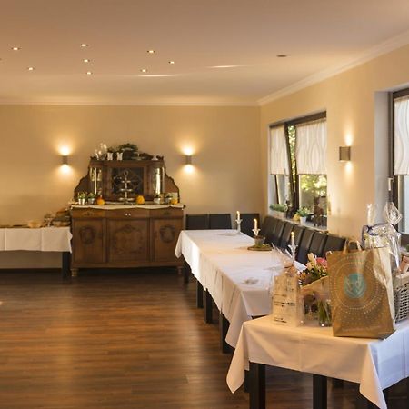 Hotel Restaurant Haesfeld Überherrn Eksteriør bilde