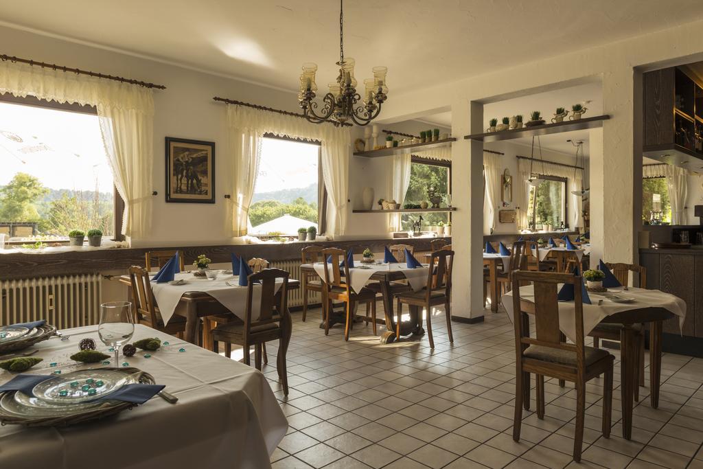 Hotel Restaurant Haesfeld Überherrn Eksteriør bilde