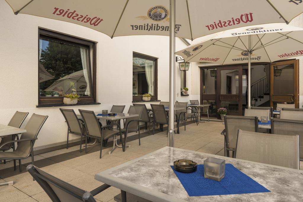Hotel Restaurant Haesfeld Überherrn Eksteriør bilde
