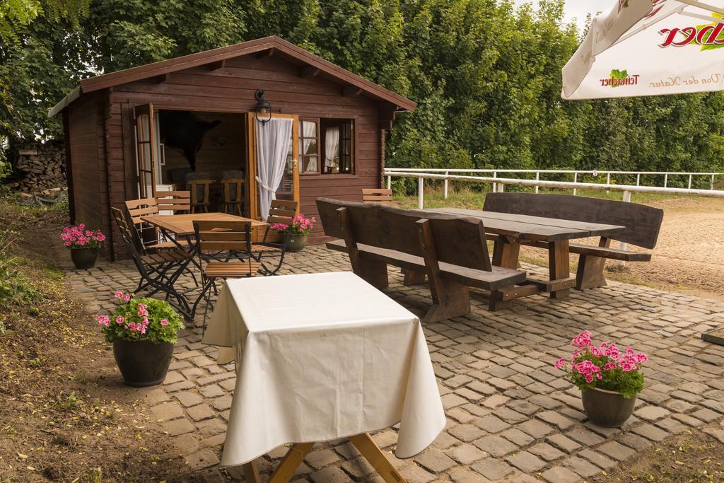 Hotel Restaurant Haesfeld Überherrn Eksteriør bilde